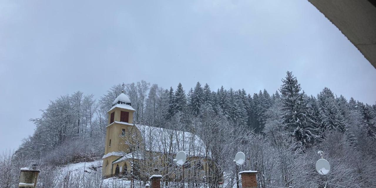 Apartman Hopi Hopi Svoboda Nad Upou Exterior photo